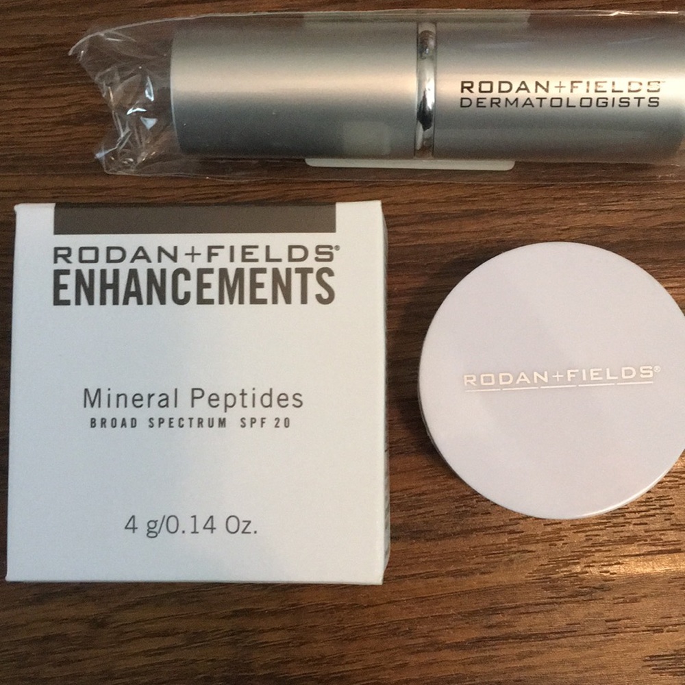 Rodan & Fields powder & brush